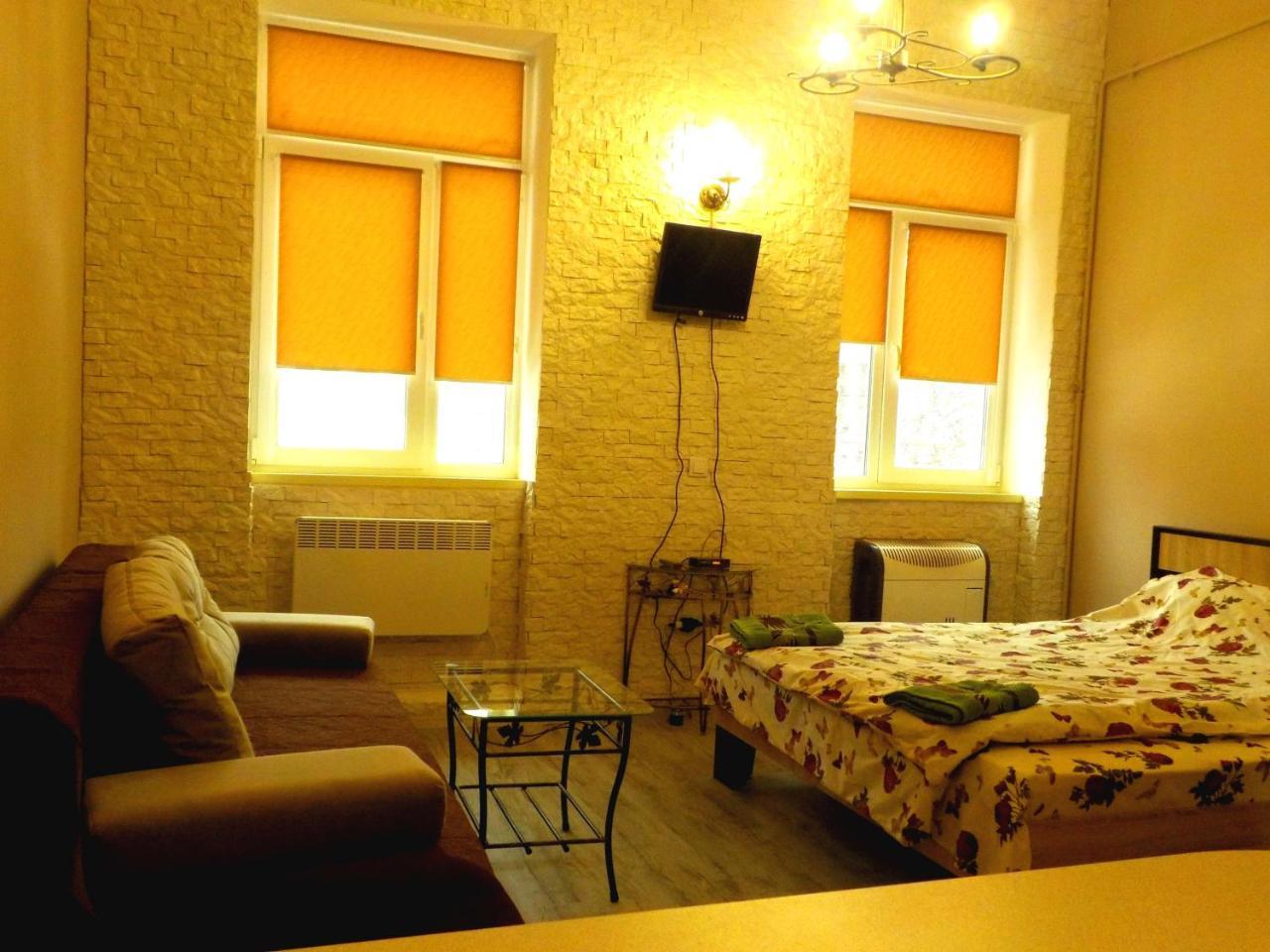 With Dom Studio Apartment Liov Exterior foto